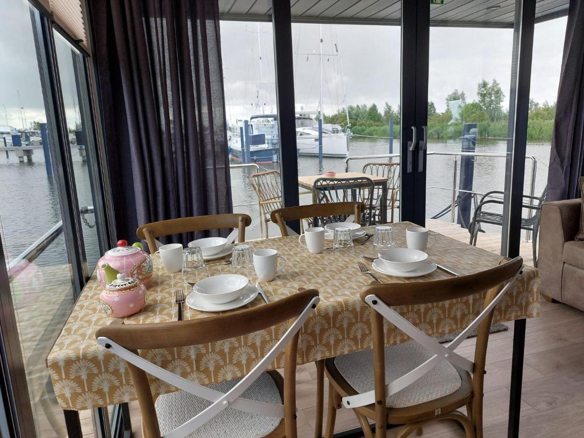 Luxury Houseboat In Volendam Marina Hotel Kültér fotó